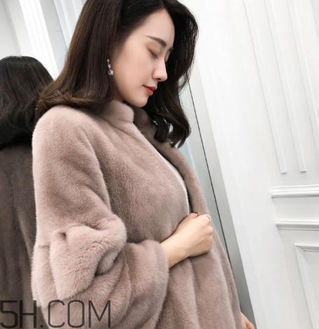 水貂絨大衣可以水洗嗎？水貂絨能用洗衣機(jī)洗嗎？