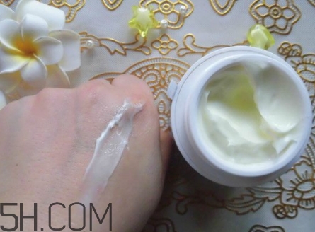 歌麗姬寶素顏霜副作用 歌麗姬寶素顏霜含鉛汞嗎？