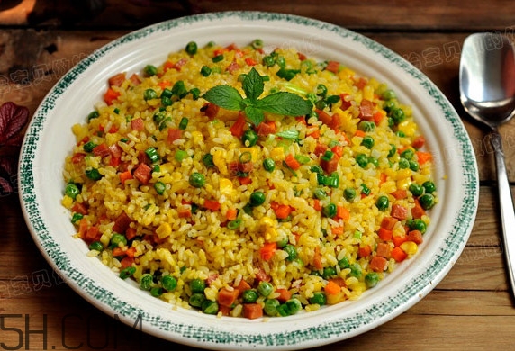 蛋炒飯和揚(yáng)州炒飯有什么區(qū)別？蛋炒飯是發(fā)物嗎