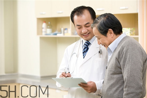 老花眼可以手術(shù)治療嗎？老花眼什么原因引起的？