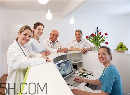 老花眼是什么癥狀？老花眼是白內障嗎？