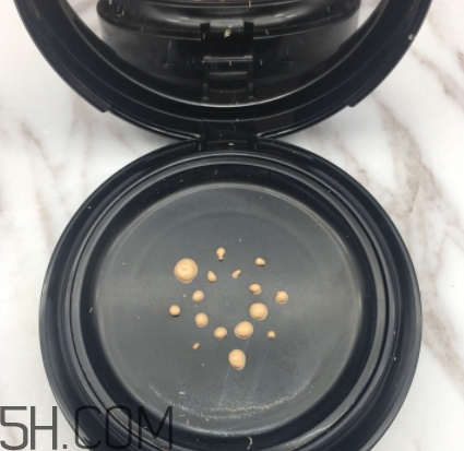 嬌蘭氣墊和阿瑪尼氣墊哪個(gè)好？