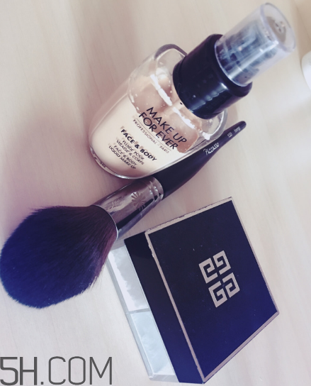 make up forever水粉霜好用嗎？make up forever水粉霜多少錢(qián)？