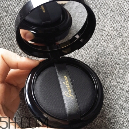 嬌蘭氣墊和ysl氣墊哪個好？