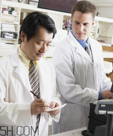 前列腺液多是什么原因？前列腺液過多什么危害？