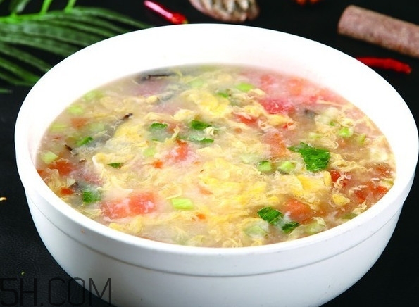 疙瘩湯是用什么面粉做的？疙瘩湯加入面粉的水是熱水還是冷水