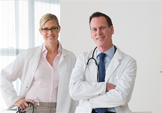 老花眼能開車嗎？老花眼能不能激光治療？