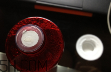 雅詩(shī)蘭黛紅石榴系列哪個(gè)好？雅詩(shī)蘭黛紅石榴水真假對(duì)比圖