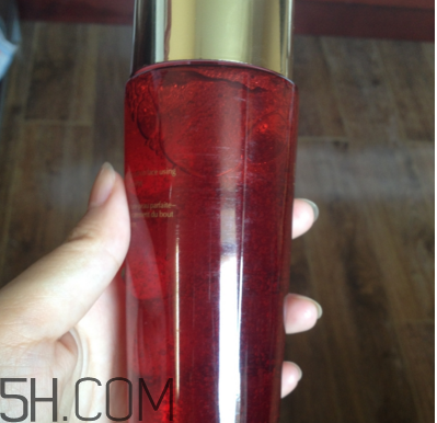 雅詩(shī)蘭黛紅石榴系列哪個(gè)好？雅詩(shī)蘭黛紅石榴水真假對(duì)比圖