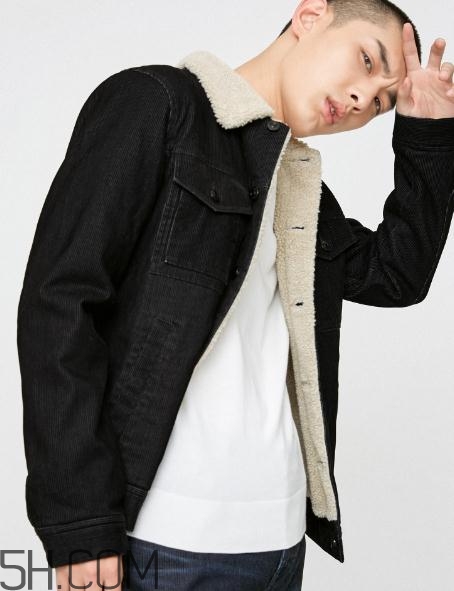 燈芯絨衣服會縮水嗎？燈芯絨衣服粘毛嗎？