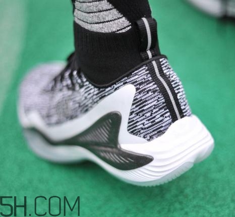 361度戟鋒籃球鞋多少錢？361度戟鋒籃球鞋實(shí)戰(zhàn)測評