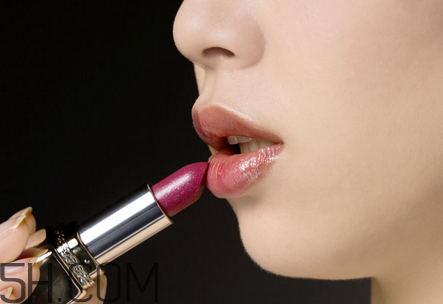 變色唇膏為什么變色？變色唇膏的原料