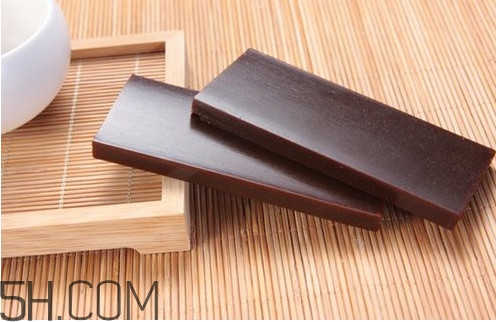 東阿阿膠是什么做的？東阿阿膠和福牌阿膠的區(qū)別