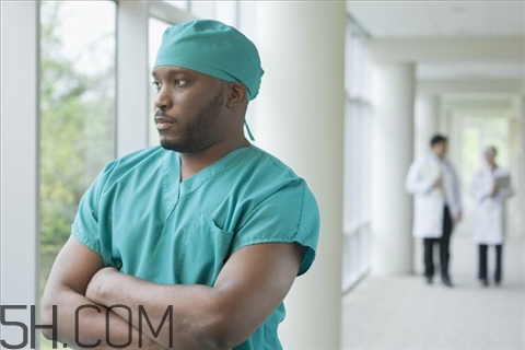 胃出血好了還能喝酒嗎？胃出血好了能吃面包嗎？