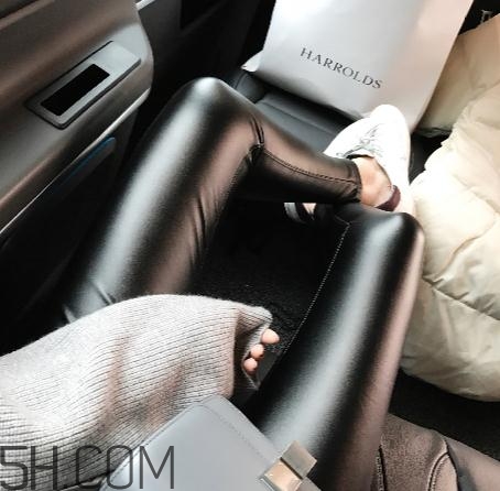 皮褲長霉了怎么辦？皮褲發(fā)霉怎么清洗？