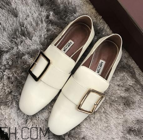 樂(lè)福鞋買大還是買??？樂(lè)福鞋會(huì)越穿越大嗎？