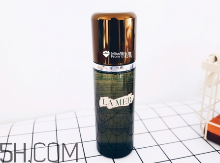 海藍(lán)之謎精萃液和嬌蘭青春精華水哪個(gè)好? 海藍(lán)之謎精萃液和嬌蘭青春精華水哪個(gè)好?