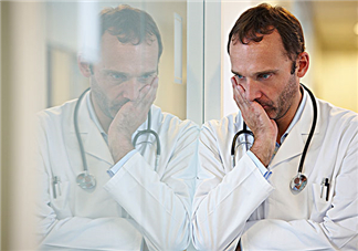 胃出血需要洗胃嗎？胃出血需要輸液?jiǎn)幔?><p><strong>胃出血需要洗胃嗎？胃出血需要輸液?jiǎn)幔?/strong></p></a></li> <li><a href=