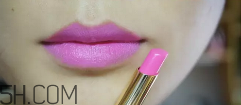 mistine羽翼口紅哪個色最火？mistine口紅在泰國賣多少錢？