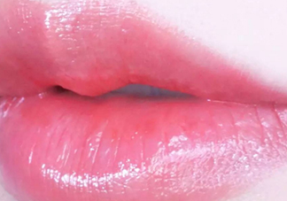 番茄紅是草莓紅嗎？番茄紅和草莓紅口紅區(qū)別