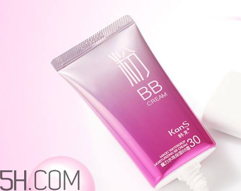 修容霜和bb霜的順序 修容霜和bb霜的區(qū)別 修容霜和bb霜的順序 修容霜和bb霜的區(qū)別