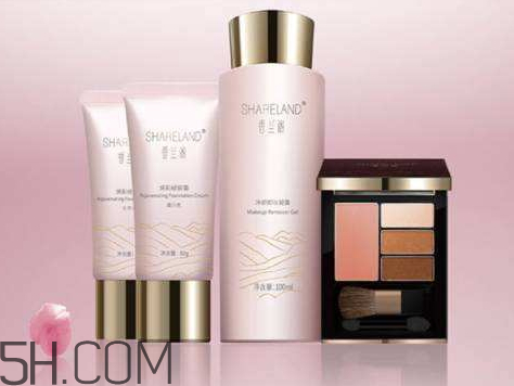 修容霜和隔離霜的區(qū)別 修容霜和隔離霜的順序 修容霜和隔離霜的區(qū)別 修容霜和隔離霜的順序