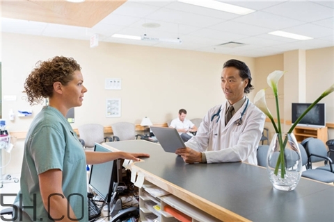 骨折會(huì)引起痛風(fēng)嗎？骨折會(huì)自己愈合嗎？