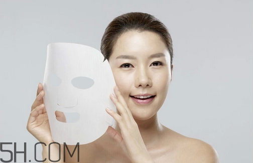 敷睡眠面膜臉刺痛怎么回事？閉口粉刺可以用面膜嗎？