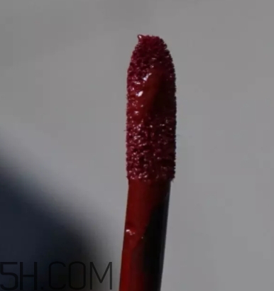 阿瑪尼紅管201多少錢？阿瑪尼紅管201停產(chǎn)了嗎？