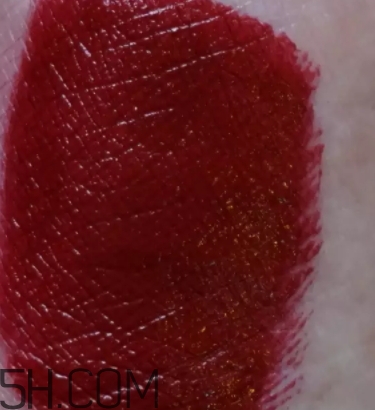 阿瑪尼紅管201多少錢？阿瑪尼紅管201停產(chǎn)了嗎？