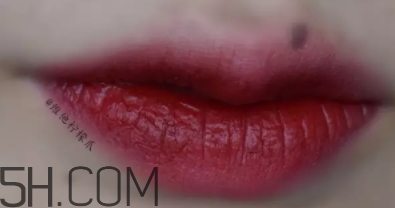 阿瑪尼紅管201多少錢？阿瑪尼紅管201停產(chǎn)了嗎？