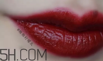 阿瑪尼紅管201多少錢？阿瑪尼紅管201停產(chǎn)了嗎？