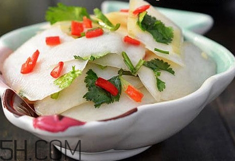 糖醋蘿卜皮怎么做？怎么用菜刀削蘿卜皮和薄蘿卜片