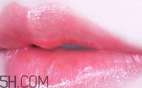 草莓紅口紅是什么顏色？草莓紅口紅效果圖