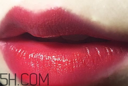 草莓紅口紅是什么顏色？草莓紅口紅效果圖