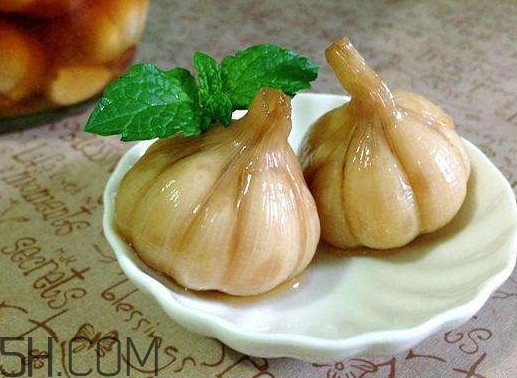 腌糖蒜用什么醋好？腌糖蒜必須用新蒜嗎