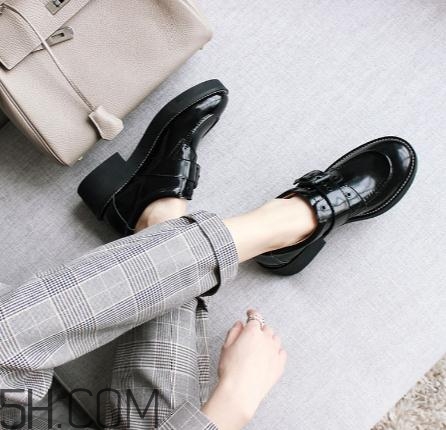 羊皮鞋子容易壞嗎？羊皮皮鞋磨損怎么辦？