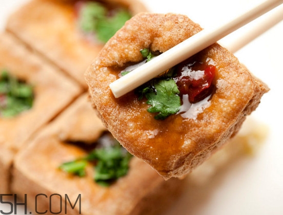 臭豆腐是發(fā)物嗎？吃臭豆腐有什么危害