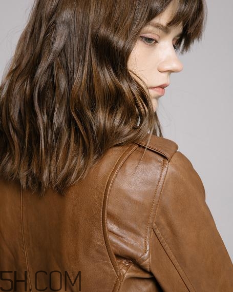 羊皮衣服有味怎么去除？羊皮衣服破了怎么辦？