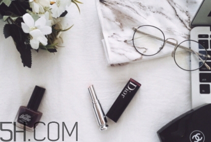 迪奧744多少錢？迪奧漆光唇釉744專柜價格