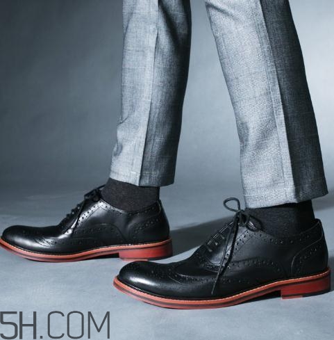 牛皮鞋會(huì)有褶皺印嗎？牛皮鞋子有刮痕怎么辦？