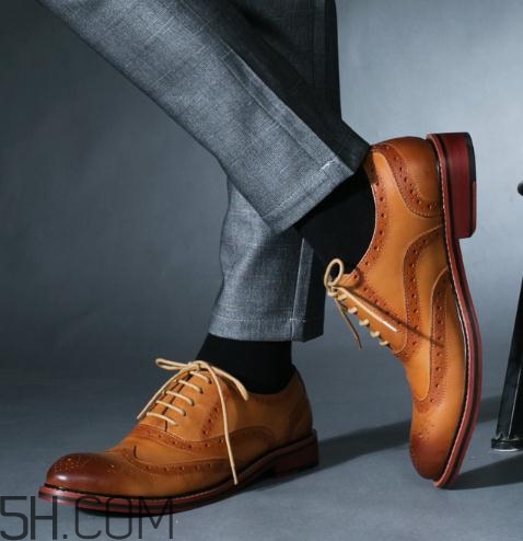 牛皮鞋會(huì)有褶皺印嗎？牛皮鞋子有刮痕怎么辦？