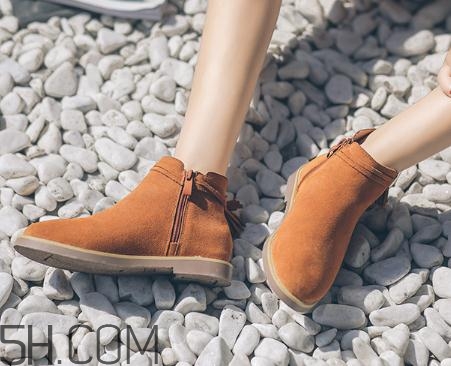 磨砂皮鞋子掉色怎么辦？磨砂鞋子發(fā)白怎么辦？