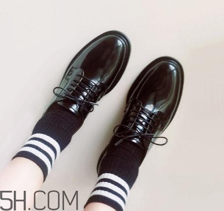 漆皮鞋劃痕怎樣處理？漆皮皮鞋劃痕怎么修復？