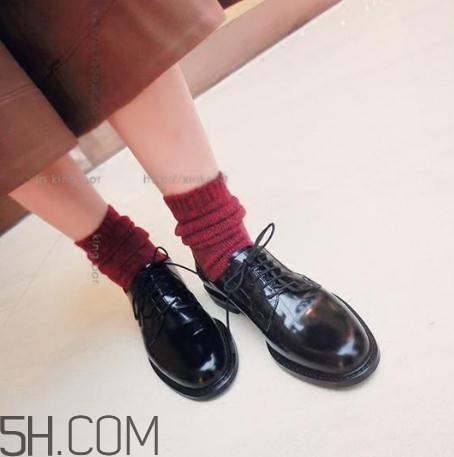 漆皮鞋劃痕怎樣處理？漆皮皮鞋劃痕怎么修復？