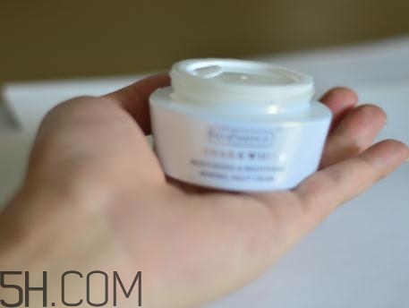 凱伊秀煥亮晚霜多少錢？凱伊秀煥亮晚霜好用嗎？