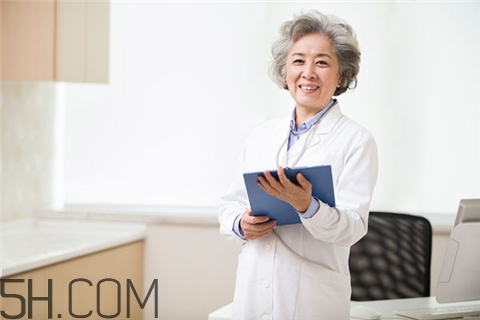 骨折多久可以走路？骨折多長(zhǎng)時(shí)間可以下床活動(dòng)？