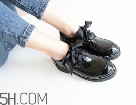 漆皮皮鞋起皮怎么處理？鞋子漆皮掉了怎么辦？