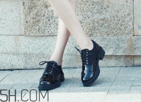 漆皮鞋裂了怎么辦？漆皮鞋可以用鞋油嗎？