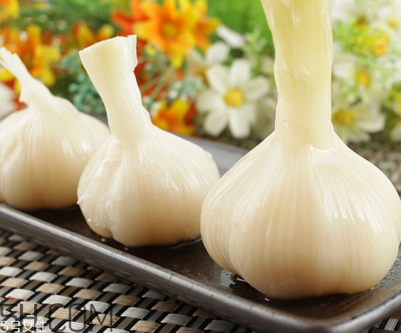 腌糖蒜發(fā)綠是怎么回事？老蒜能腌糖蒜嗎